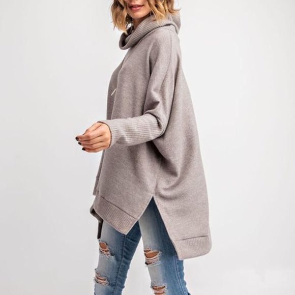 Last 1‼️ Turtle Neck Top - Picture 2 of 4